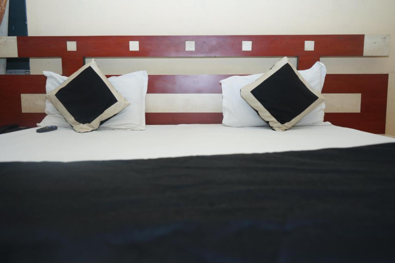 كانبور Hotel Nirmal Palace المظهر الخارجي الصورة