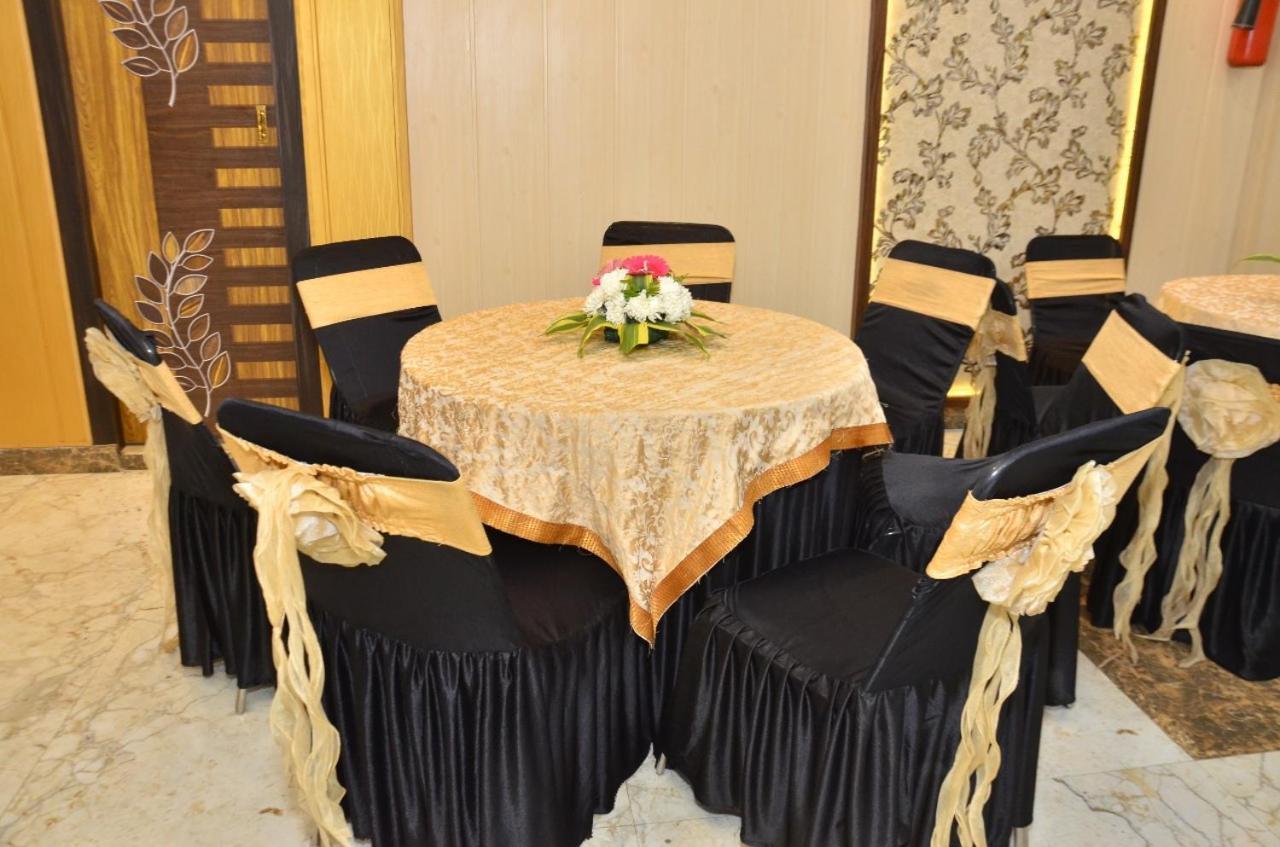 كانبور Hotel Nirmal Palace المظهر الخارجي الصورة